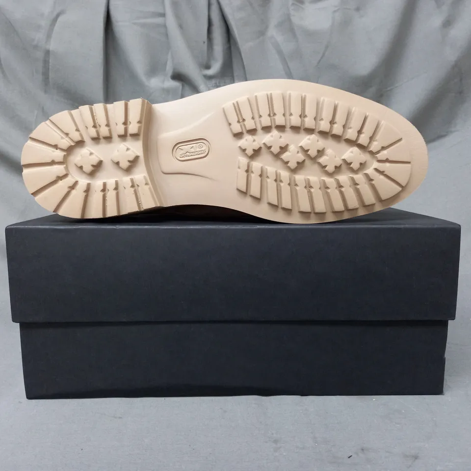BOXED PAIR OF OLIVER SWEENEY SHOES IN TAUPE UK SIZE 9