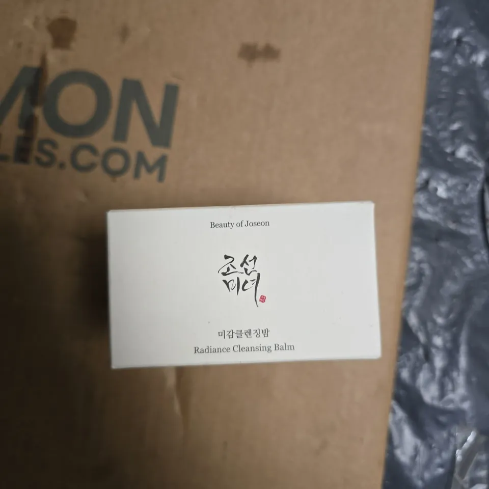 TOTE OF APPROXIMATELY 15 ASSORTED COSMETICS TO INCLUDE: BEAUTY OF JOSEON CLEANSING BALM 