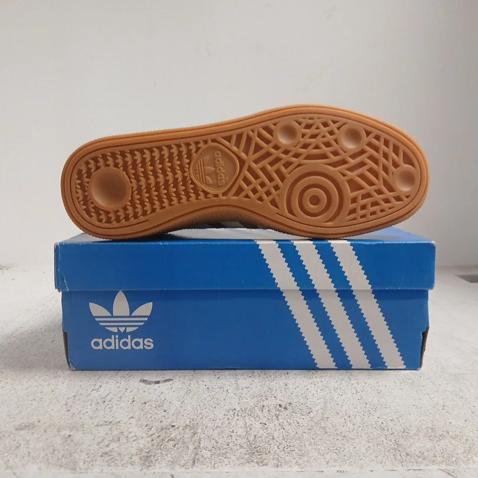 BOXED PAIR OF ADIDAS HANDBALL SPEZIAL TRAINERS IN TAUPE SIZE UK 7