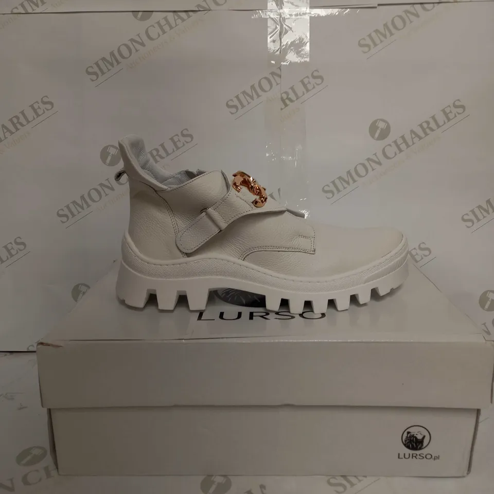 LURSO OBUWIE DAMSKIE WHITE BOOTS - EU 38