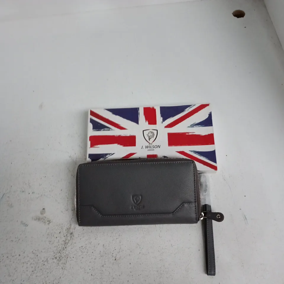 J. WILSON LONDON LEATHER WALLET WITH WRIST STRAP – UNION JACK BOX