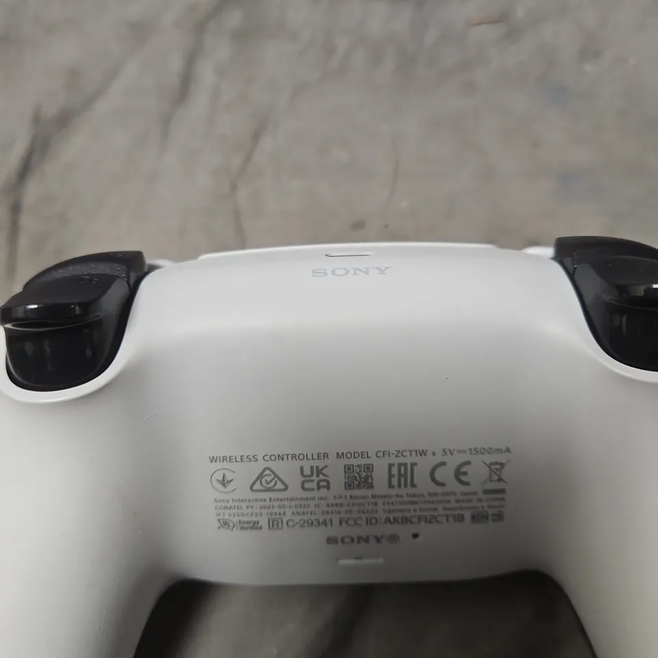 SONY PLAYSTATION 5 DUALSENSE WIRELESS CONTROLLER – WHITE (CFI-ZCT1W)