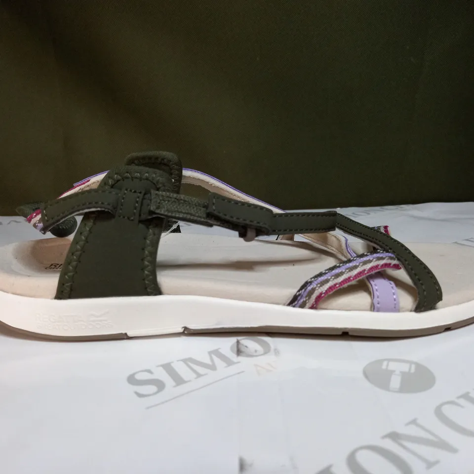 REGATTA LADY ROMA SANDALS SIZE 7