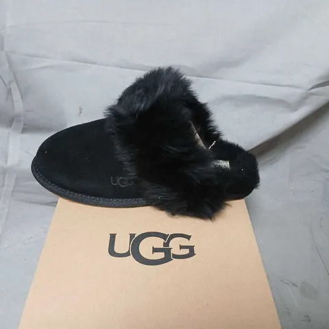 UGG SCUFF SIS 3 SLIPPERS β BLACK, UK 5