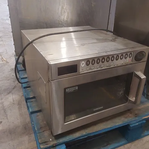 SAMSUNG CM1329 1300W COMMERCIAL MICROWAVE OVEN