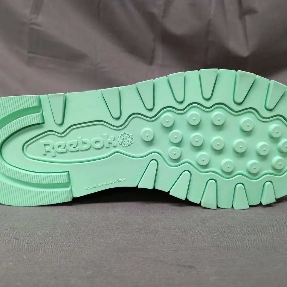 BOXED PAIR OF REEBOK SHOES IN PASTEL GREEN UK SIZE 3