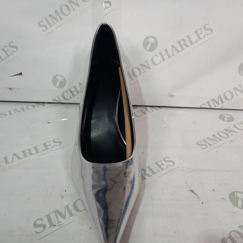 PAIR OF ASOS DESIGN POINTED TOE STILETTO HEEL SLIP-ON SHOES IN METALLIC SILVER SIZE 8