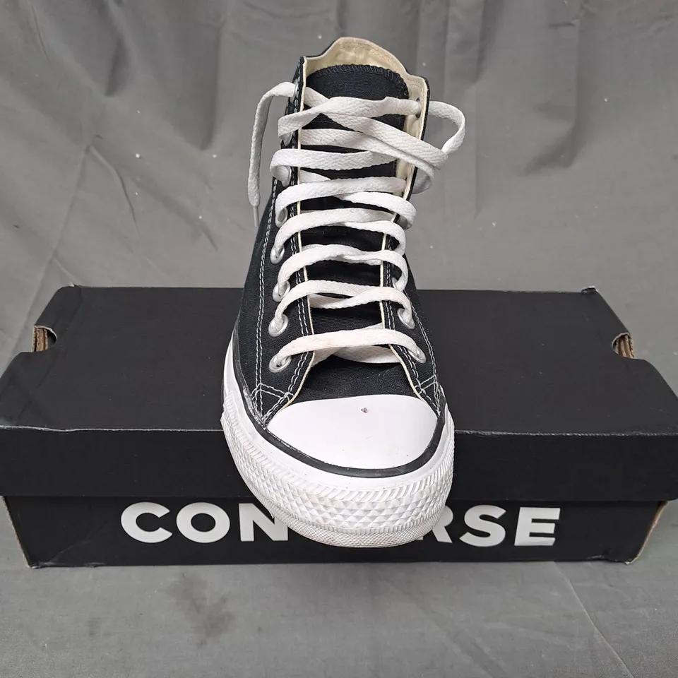 BOXED PAIR OF CONVERSE ALL STAR HI CANVAS SHOES IN BLACK UK SIZE 8