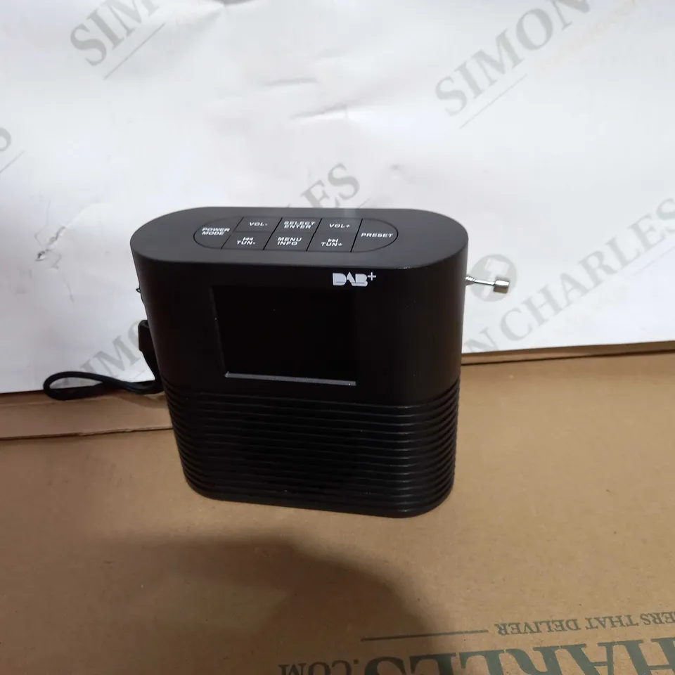 DAB+ RADIO WITH LCD COLOUR DISPLAY SCREEN