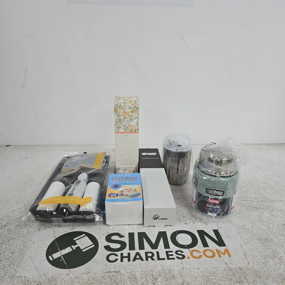 APPROXIMATELY 20 ASSORTED ITEMS INCLUDING THERMOS FOOD FLASK, A SOAP DISPENSER AND K THERMO THERMOMETER