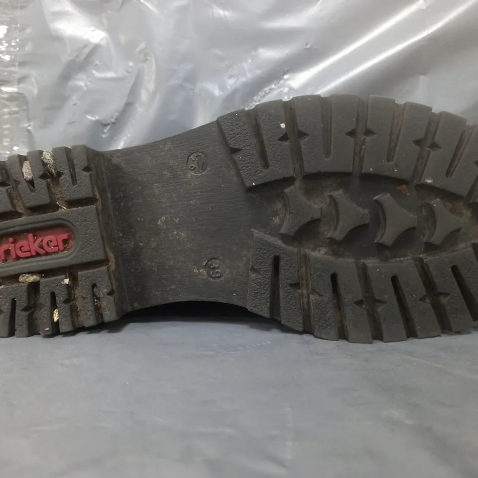 BOXED PAIR OF RIEKER LACE UP SHOES IN BLACK SIZE 6