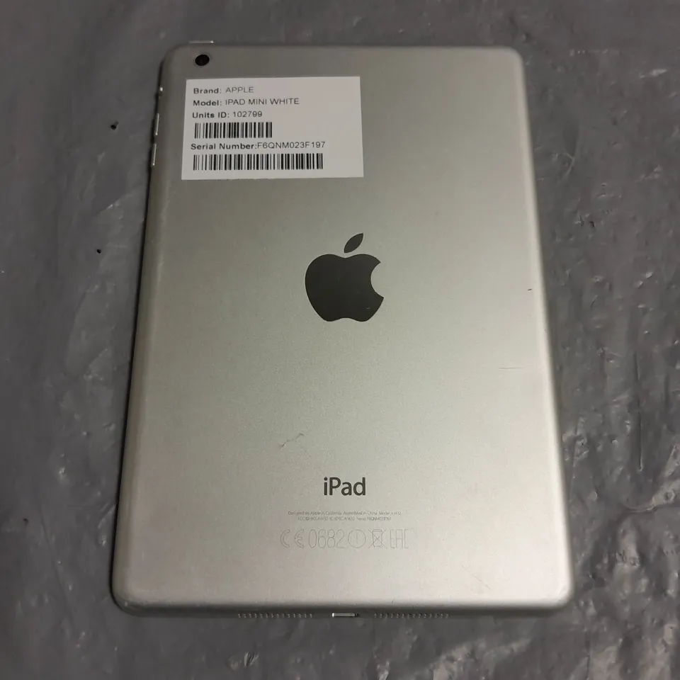 UNBOXED APPLE IPAD MINI IN WHITE - A1432