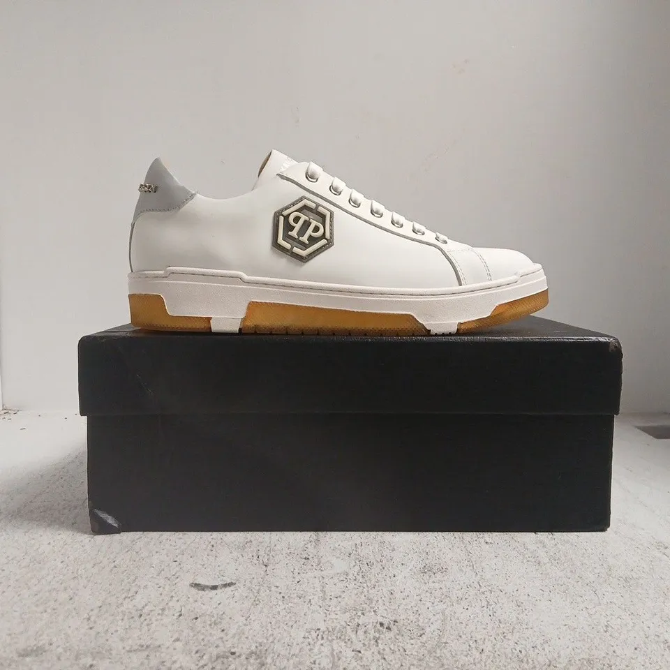 BOXED PAIR OF PHILIPP PLEIN RUNNER ICONIC SHOES IN WHITE SIZE 43