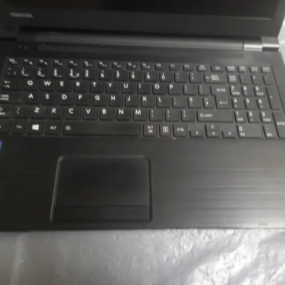 TOSHIBA SATELLITE PRO R50-E LAPTOP