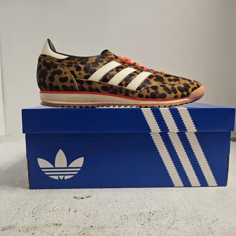 BOXED PAIR OF ADIDAS SL 72 OG TRAINERS IN LEOPARD PRINT/WHITE SIZE UK 7