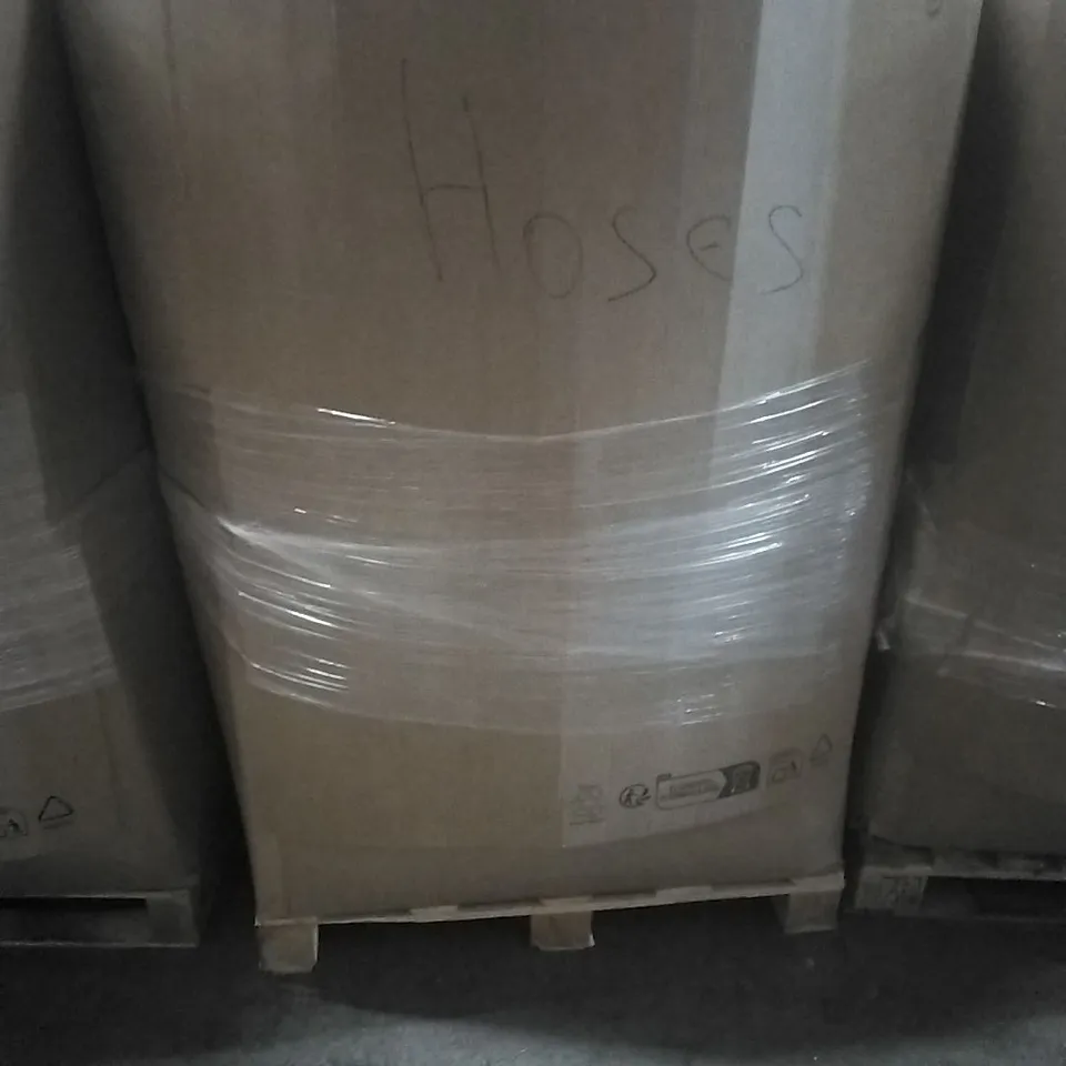 A PALLET CONTAINING ASSORTED GARDEN HOSES AND SWIMMING PRODUCTS ETC