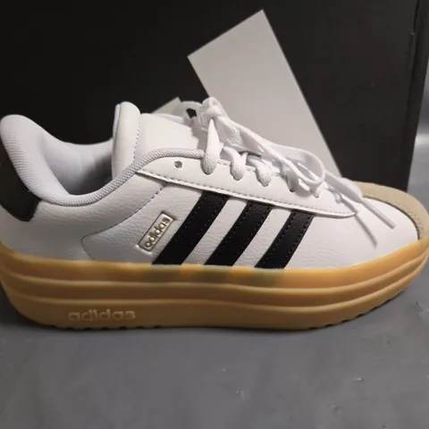 BOXED ADIDAS VL COURT BOD J TRAINERS - UK 4