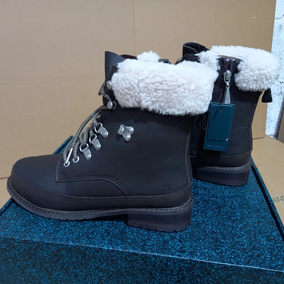 EMU OKAB WATERPROOF BOOTS ESPRESSO COLOUR SIZE 7