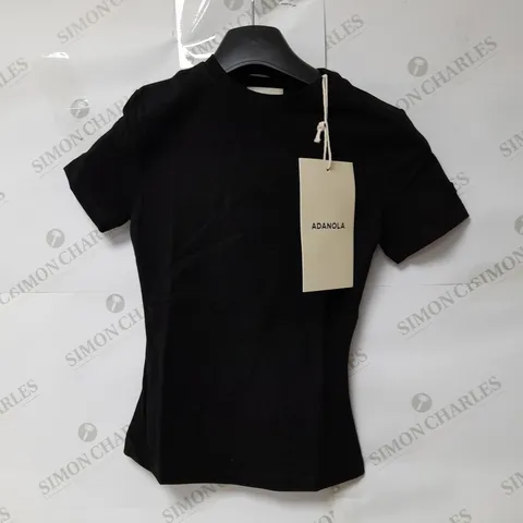 ADANOLA FITTED SHORT SLEEVE TOP IN BLACK SIZE XS