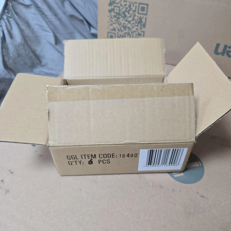 BOX OF GISELA GRAHAM SMALL DECORATIONS 