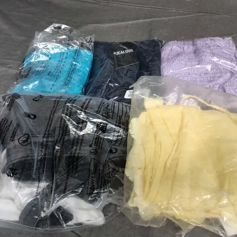 APPROXIMATELY 25 ASSORTED CLOTHING AND FASHION PRODUCTS IN VARIOUS STYLES AND SIZES - COLLECTION ONLY
