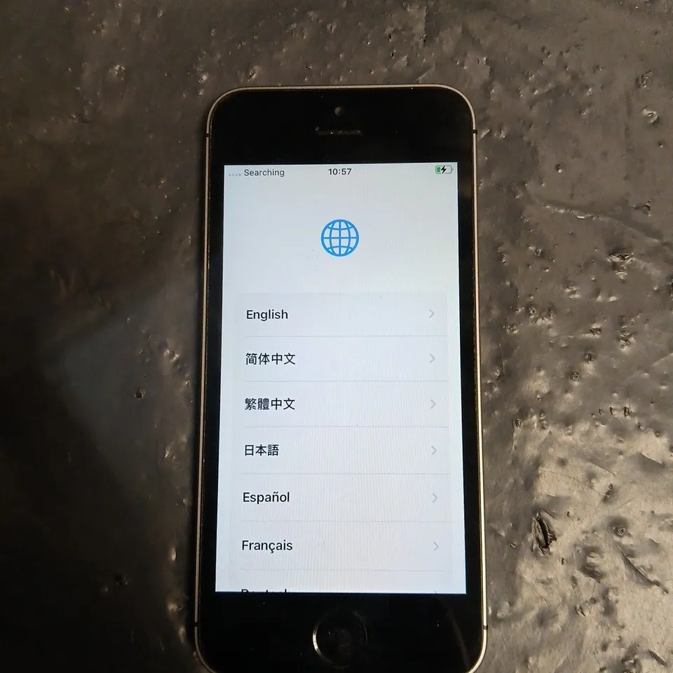 APPLE IPHONE SE (1ST GENERATION) – SILVER