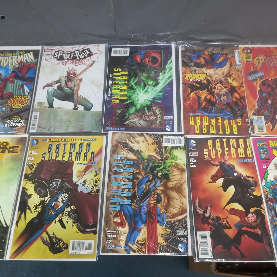 LOT OF 20 ASSORTED COMICS IN PROTECTIVE COVERS TO INCLUDE SPIDERMAN, BATMAN TMNT AND DEADPOOL