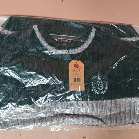 BAGGED HARRY POTTER COLLECTION SLYTHERIN QUIDDICH JUMPER IN GREEN SIZE MEDIUM