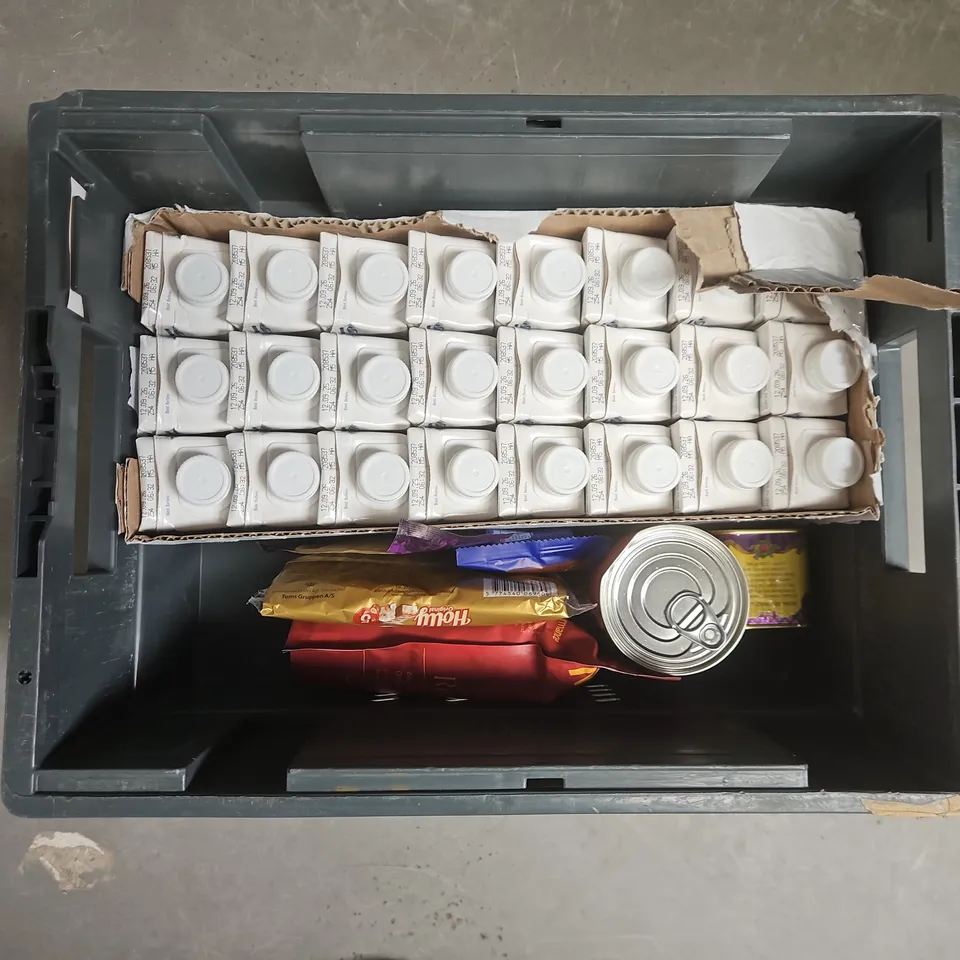 TOTE OF APPROXIMATELY 11 ASSORTED FOOD AND DRINK ITEMS TO INCLUDE LEAN BEEF DAIRY MILK CHOCOLATE , ATRAPLEN ENERGY , ETC