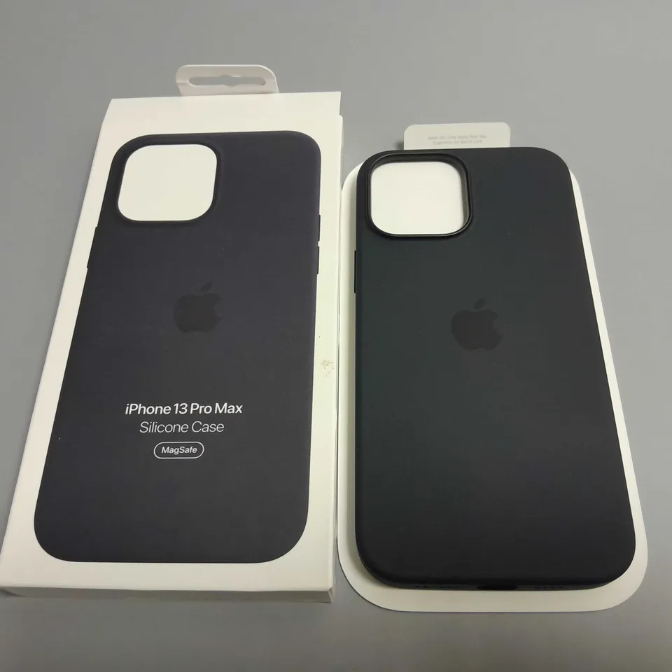 APPLE IPHONE 13 PROMAX SILICONE CASE IN MIDNIGHT