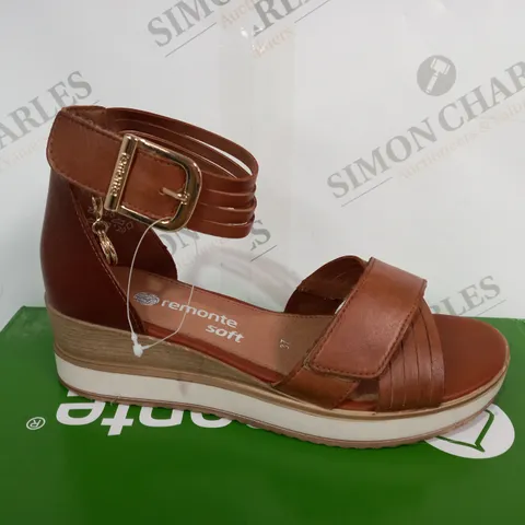 BOXED REMONTE BROWN LEATHER OPEN TOE SANDALS - SIZE 4
