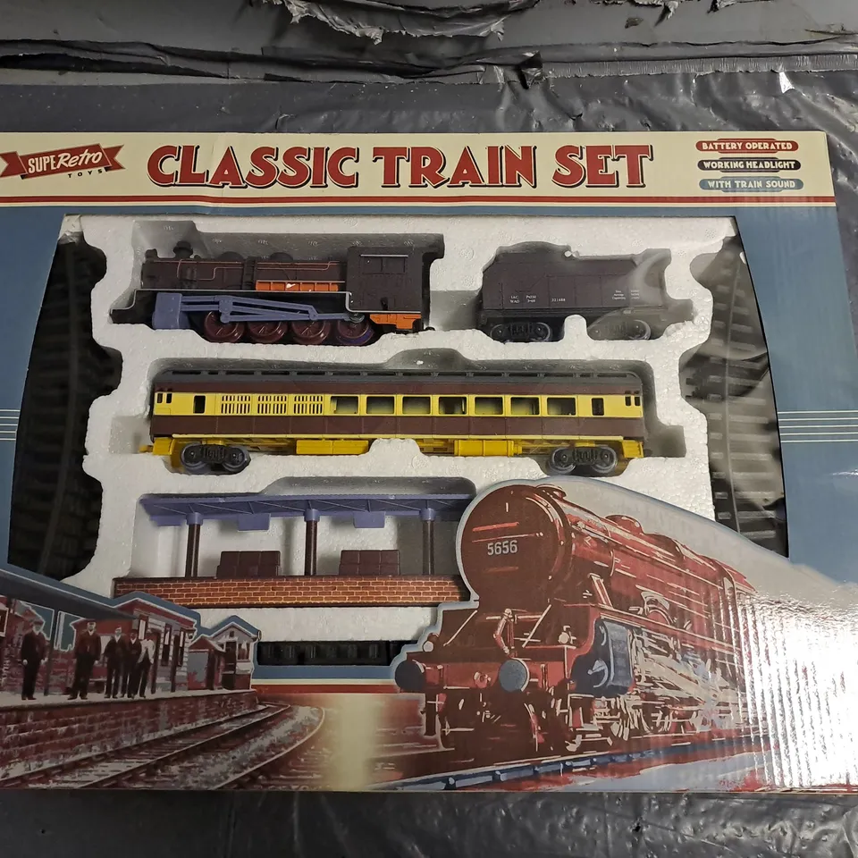 BOXED SUPE RETRO CLASSIC TRAIN SET