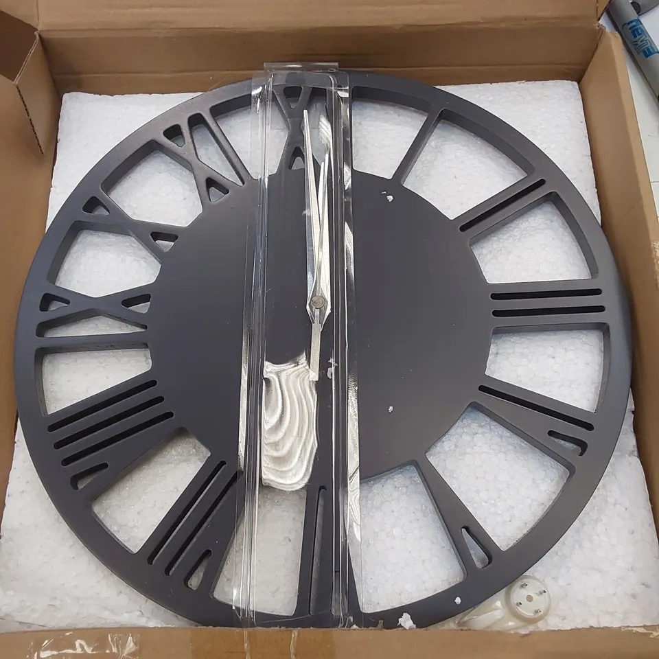 BOXED SPATARO WALL CLOCK 
