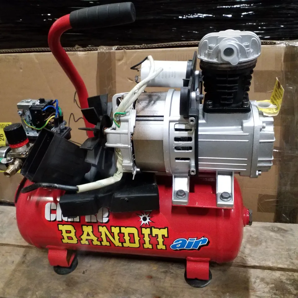 BOXED CLARKE BANDIT V 4.2CFM 8 LITRE 1HP AIR COMPRESSOR (230V)