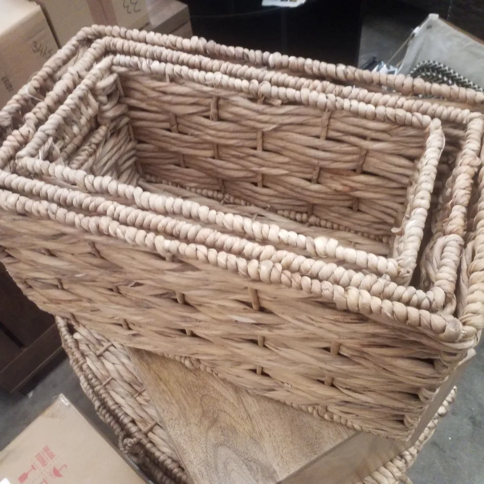 SET OF 3 WICKER BASKETS