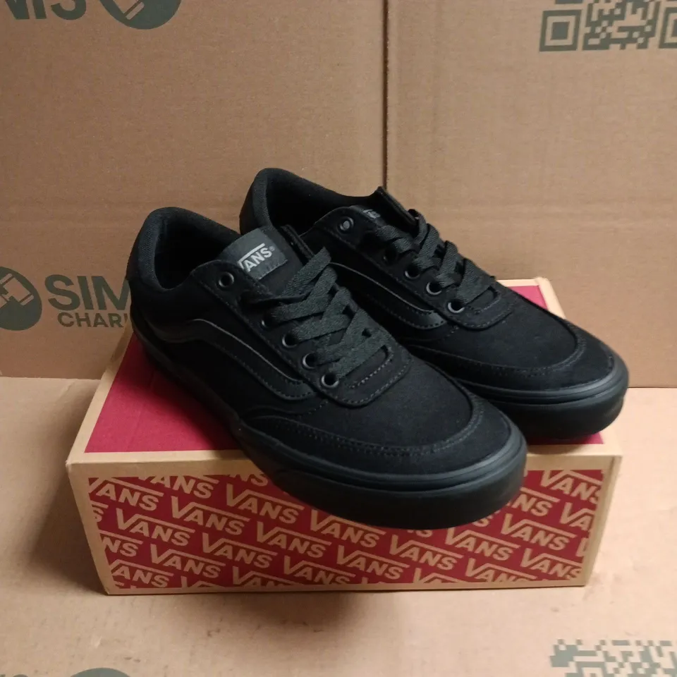 BOXED PAIR OF VANS BROOKLYN LS BLACK TRAINERS - 8