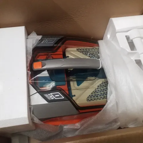 BOXED THOMAS AQUA+ PET AND FAMILY VACUUM AND CARPET CLEANER