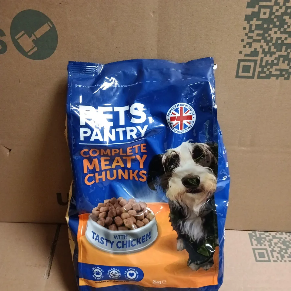 PETS PANTRY COMPLETE MEATY CHUNKS WITH TASTY CHICKEN – DOG FOOD 2KG