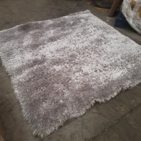 QUALITY DESIGNER AREA RUG APPROXIMATELY 190×200CM