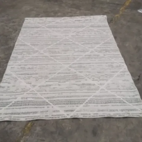 QUALITY DESIGNER AREA RUG - APPROXIMATELY 220X160
