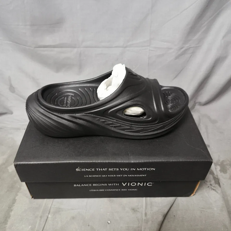VIONIC BLACK SLIDE SANDALS – PAIR MENS SIZE 6