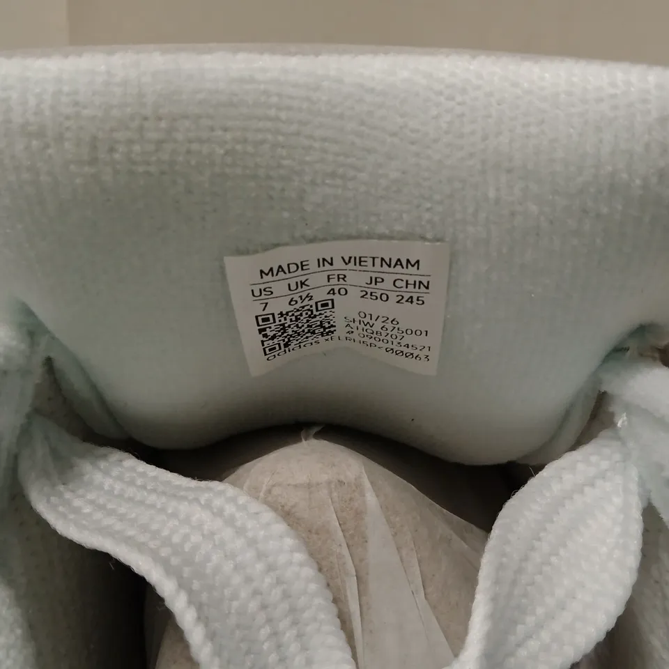 BOXED ADIDAS SAMBA OG TRAINERS – GREY/WHITE, UK 6.5 (US 7) – ORIGINALS
