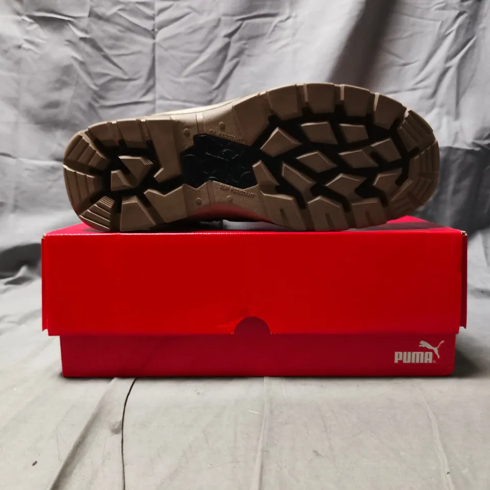 BOXED PAIR OF PUMA CONQUEST STONE HIGH BOOTS IN TAN SIZE UK 7