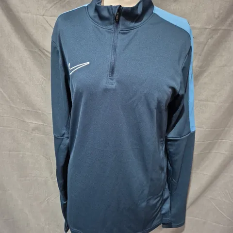 NIKE DRI-FIT LIGHTWEIGHT 1/4 ZIP IN BLUE MULTI SIZE S