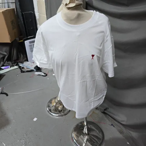 AMI ALEXANDRE MATTIUSSI WHITE T-SHIRT – RED HEART LOGO, SIZE LARGE