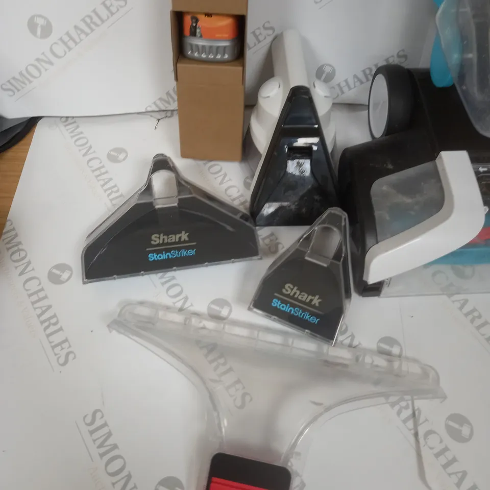 SHARK CARPET XPERT DEEP CARPET CLEANER & BUILT IN STAIN STRIKER EX200UK