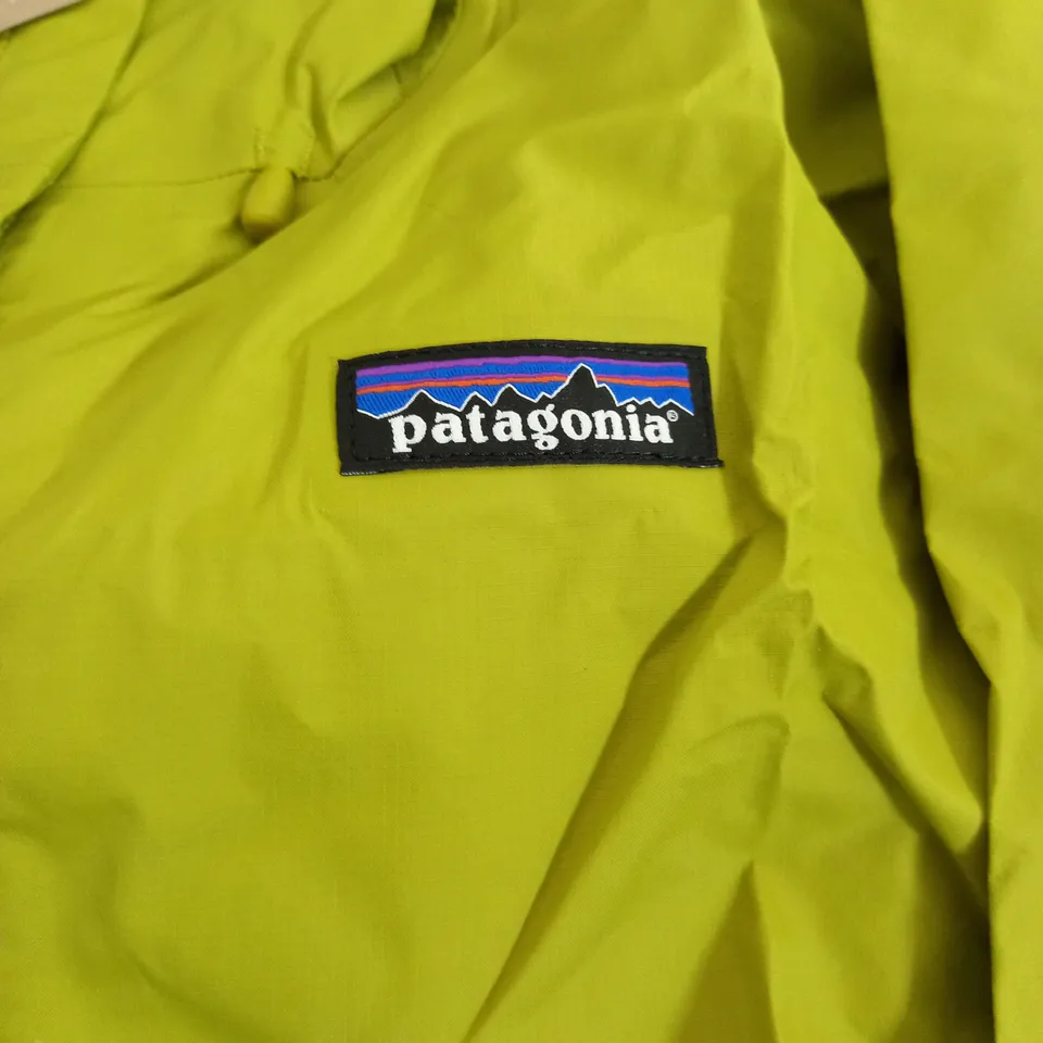 PATAGONIA TORRENTSHELL JACKET IN SHRUB GREEN - LARGE