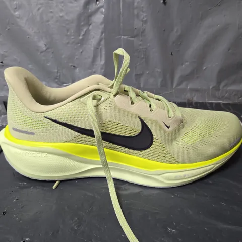 UNBOXED PAIR OF nike running air zoom trainers in green - uk 9