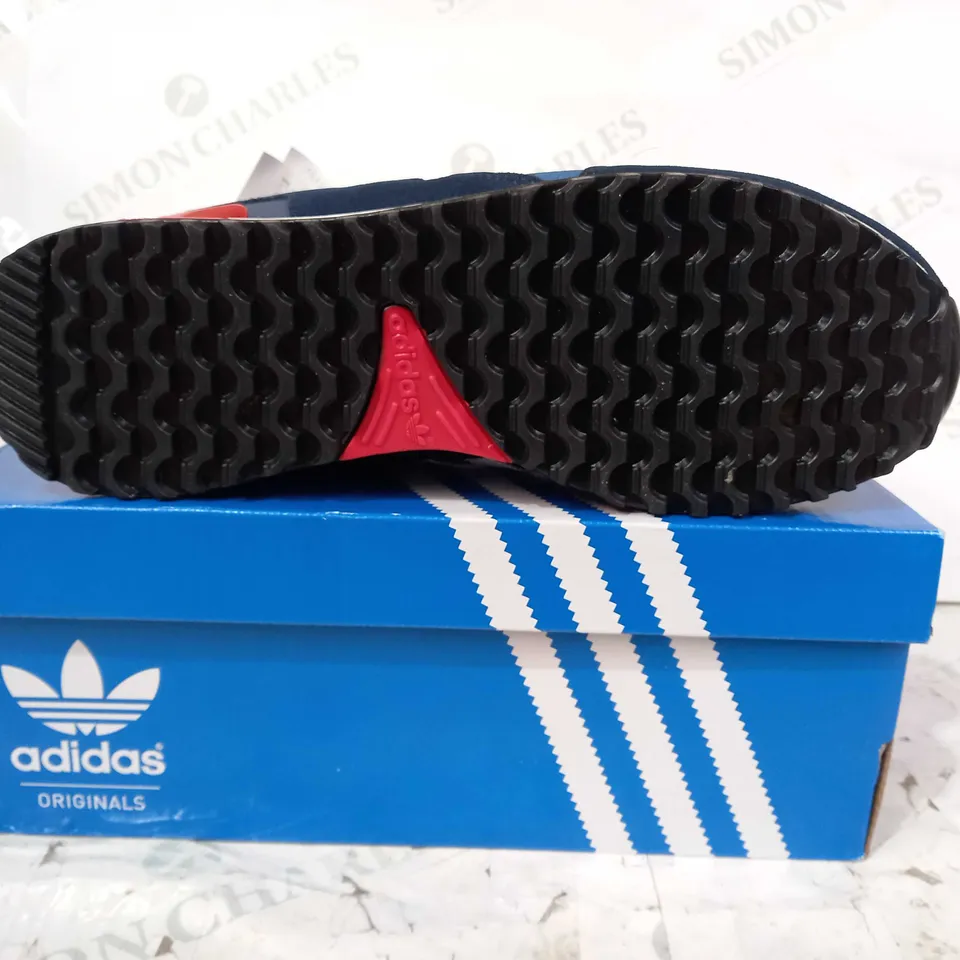BOXED PAIR OF ADIDAS ZX750 SHOES IN BLUE/WHITE/RED UK SIZE 9