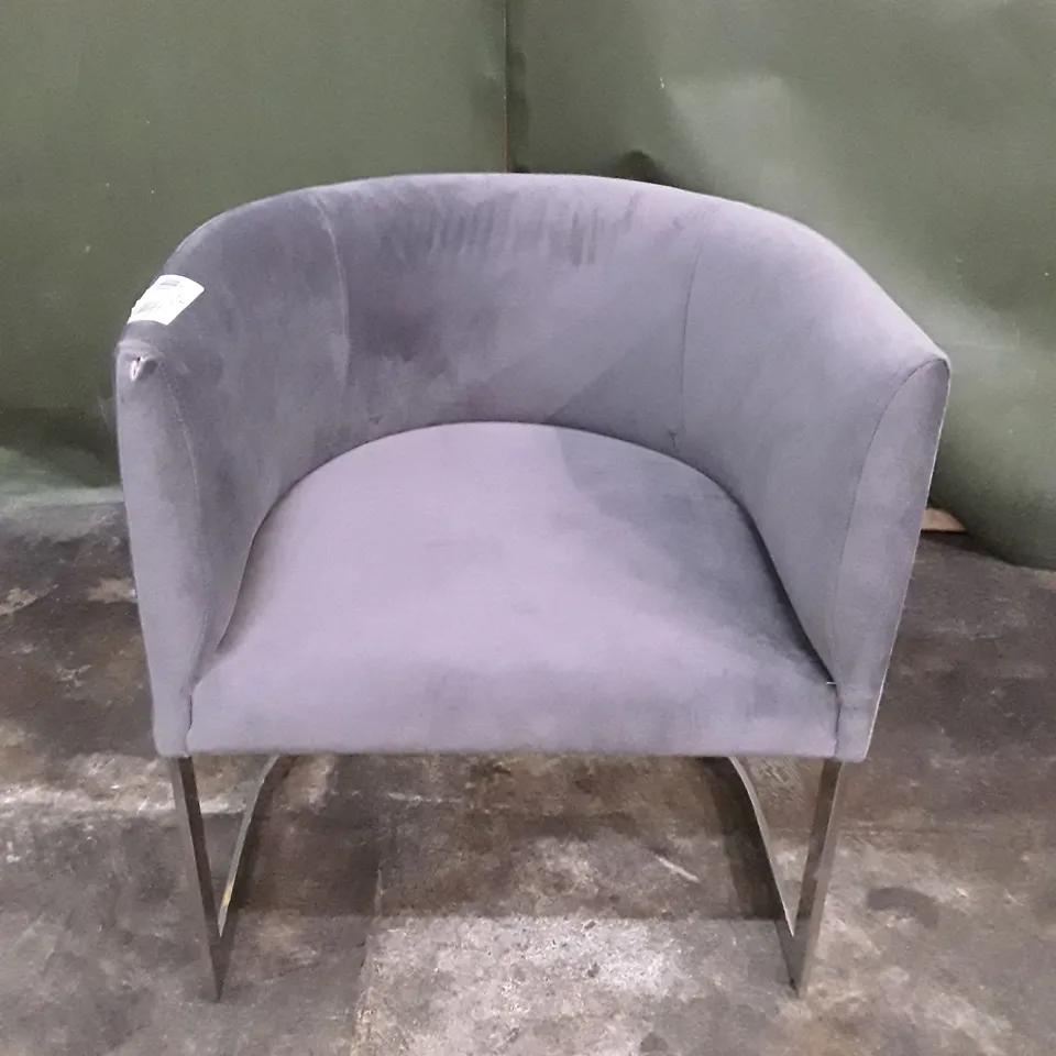 GREY VELVET CURVED DINING CHAIR 